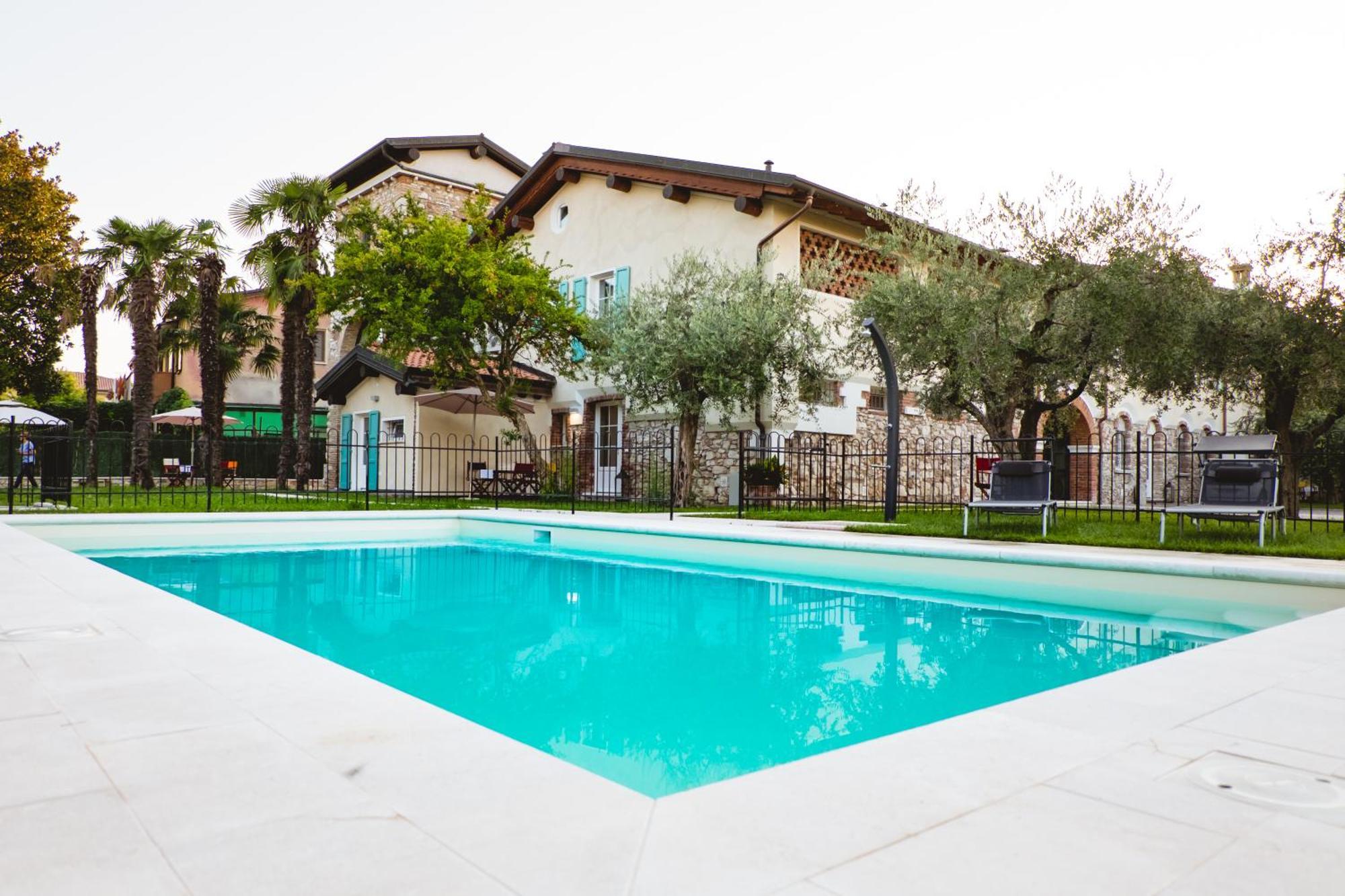 Villa Colli Storici Desenzano del Garda Luaran gambar